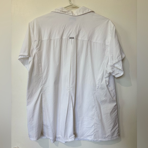 🎉4/30$🎉 Columbia White Short Sleeve Button-Up Shirt - Size 2XL - Picture 5 of 5